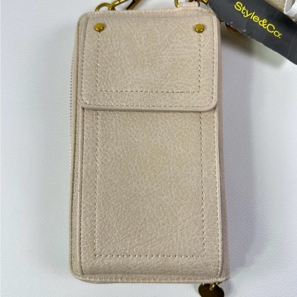 NWT Women’s Style & Co Cream Faux Leather Phone/Crossbody Zip Wallet - Picture 1 of 9